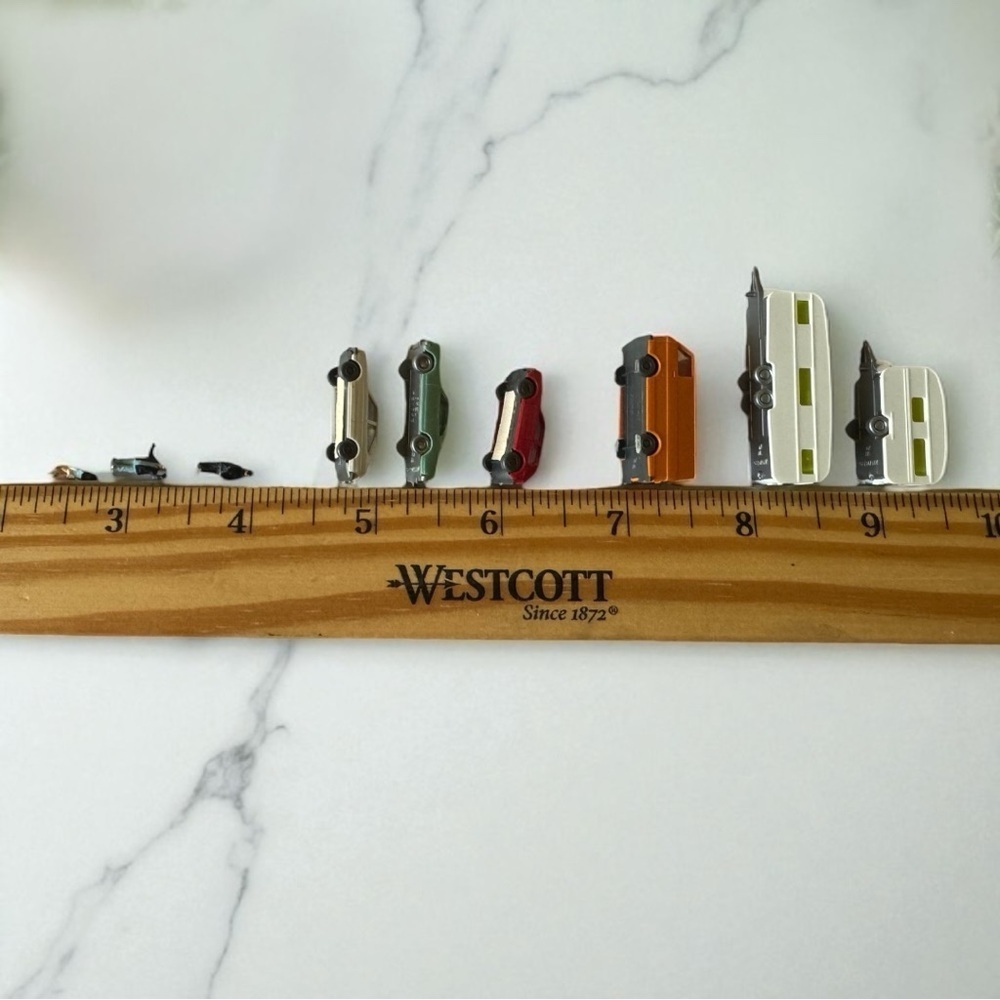 Vintage HO Scale Miniature Lot – Cars, Campers, & Handpainted Figures – Germany - Picture 3 of 10